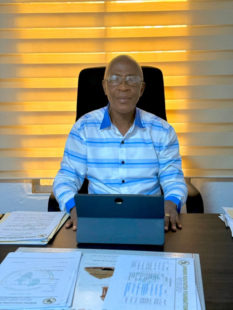 Mr Chea Brown Galery Sr